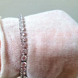 Tennis Bracelet 925 Solid silver, rhodium  grand look of 7 carats CZ'S.